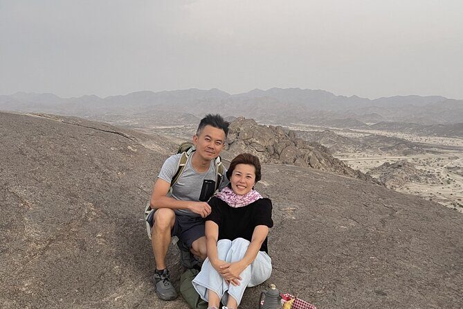 4 Hours Charming Moon Valley Hike Experience in Jeddah - Getting there: the 90 km drive from Jeddah is part of the experience
