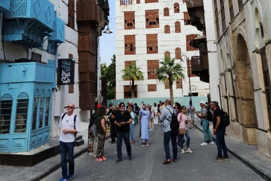 Al Balad Old Town Tour in Jeddah Historical City - Wandering Al-Balad: Coral-Stone Houses, Harrat Neighborhoods, and Souq Corners