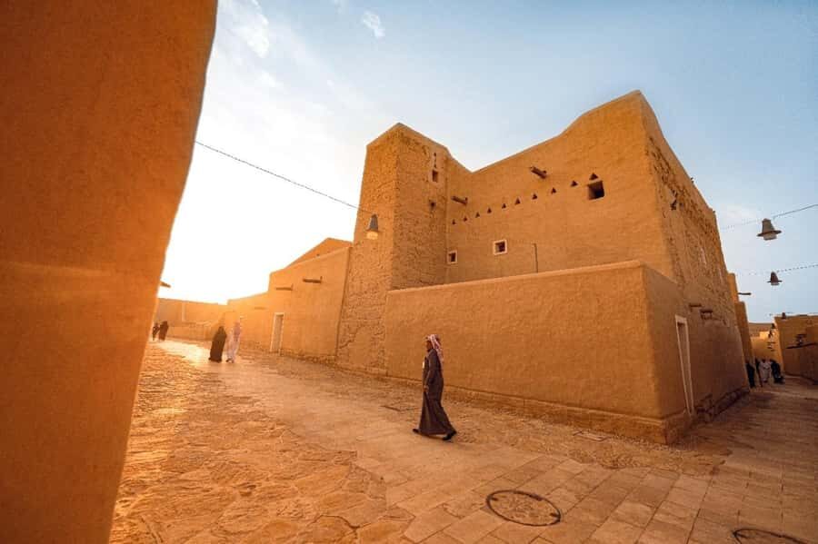 Diryah tour with Dinner - Entering Diriyah’s At-Turaif: UNESCO on the Ground