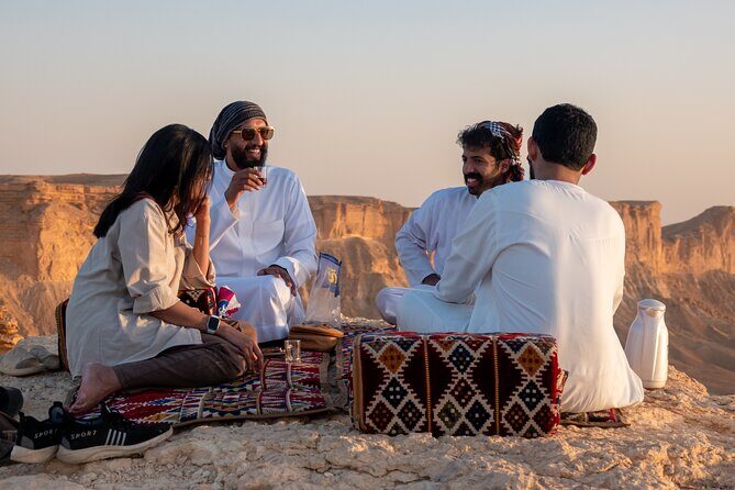 Edge of the World & Keshta in Riyadh - The Guide Matters: Sara, Agmad, Saqr, and Abu Ruba