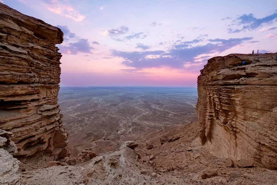 Edge of the World Top VIP Treatment with Lunch & Luxury SUV - Riyadh Pickup and the Comfort Factor in a Luxury SUV