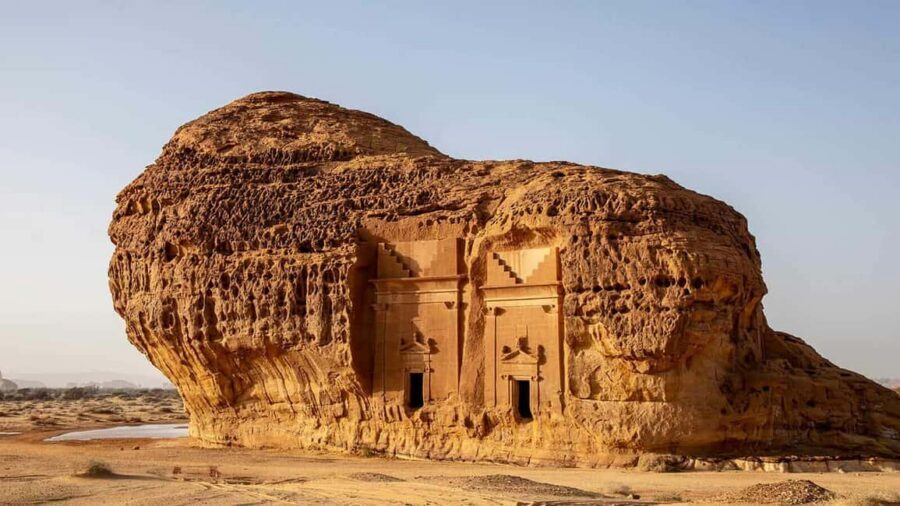 From AlUla: Hegra, Dadan and Ikmah Highlights Tours - Jabal AlBanat and Jabal Ithlib: when the rockwork looks different