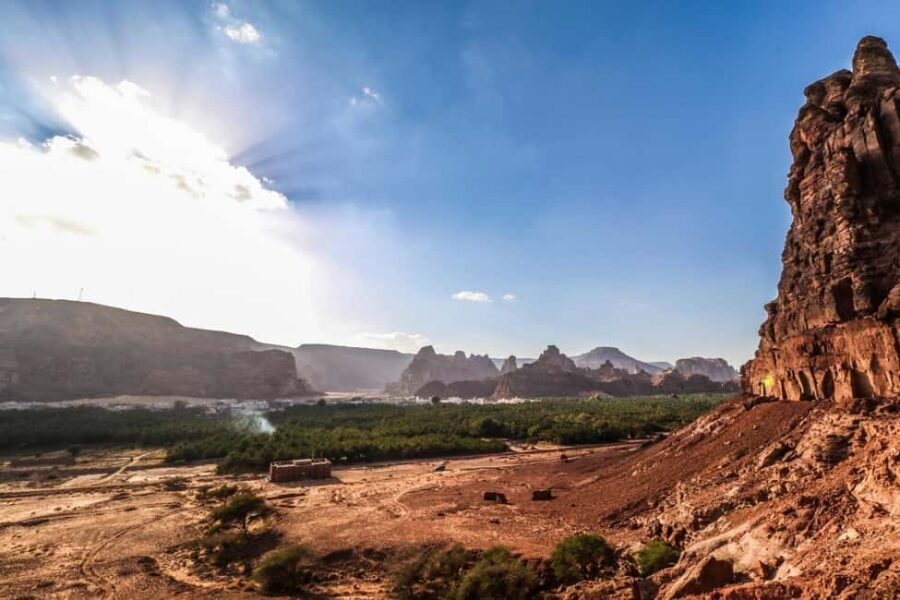From AlUla: Hegra, Dadan and Ikmah Highlights Tours - Climate comfort between sites: why the air-conditioned van matters