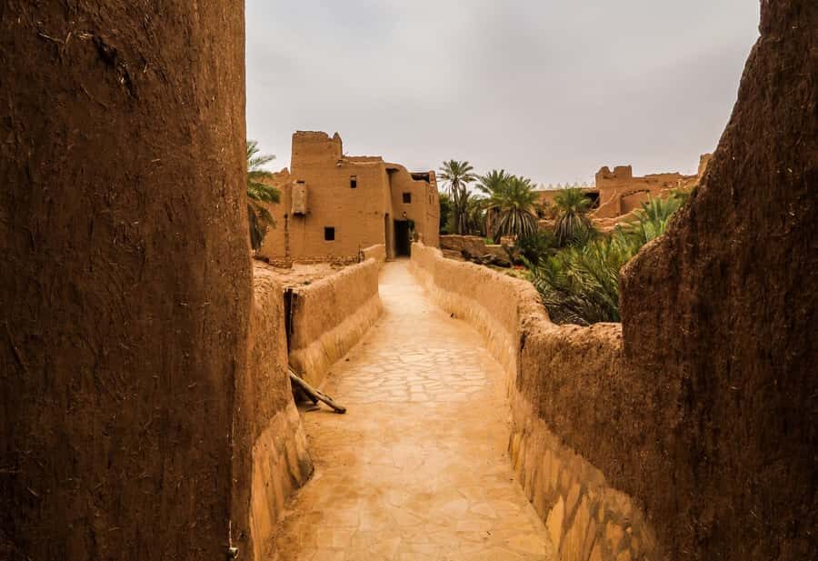 From Riyadh: Ushaiqer Village Highlights Tour with Transfer - The view stop: a quick moment that changes how you see the village