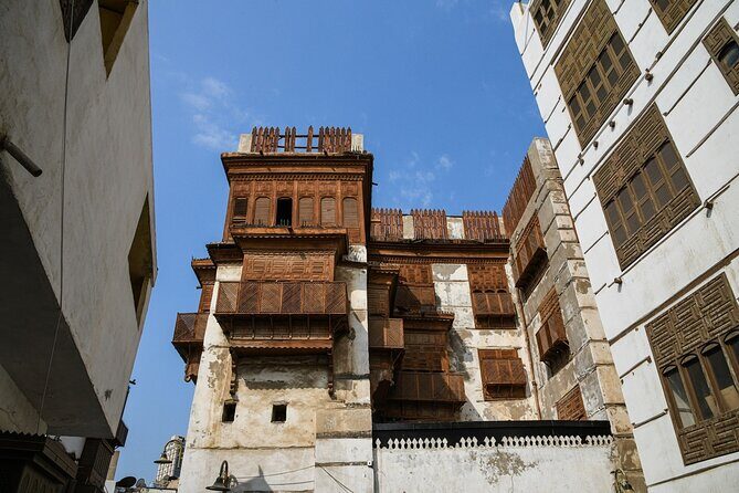 Half Day Jeddah Traditional City Tour - Tahlia Street: A Fast First Look at Modern Jeddah