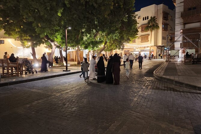 Private Tour in Historical Jeddah (ALBALAD) إكتشف جدة التاريخيه - The Al-Balad stop: UNESCO lanes, traditional sites, and the souq
