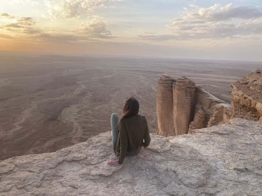 Riyadh: Edge Of The World and Bats Cave Tour by 4x4 - Bats Cave: A Short Visit That Can Feel Oddly Special