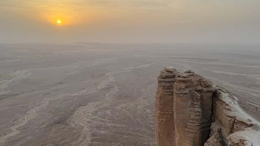 Riyadh: Edge of The World with dinner & Campsite Shared Tour - Who this tour fits best (and who might want something else)