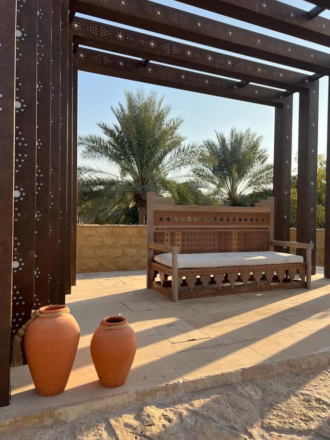 Riyadh: Masmak Fort, Souq AlZal, and Murabba Palace Tour - Walking by Darah and into the Murabba area’s cultural context