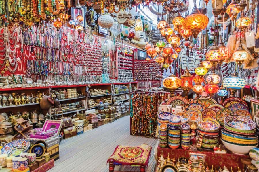 Riyadh: Old Riyadh & Sky Bridge Adventure Tour - Old Souq meets the fort: a close-by transition that works